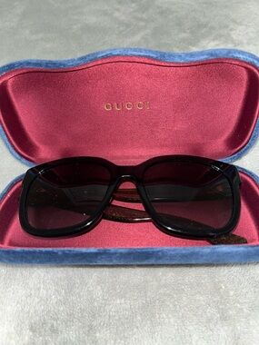 Gucci Black Women's Oversized Sunglasses with Dark Lenses